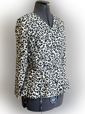 NWT Women's Black and Off White Leopard Print V-Neck Peplum Top